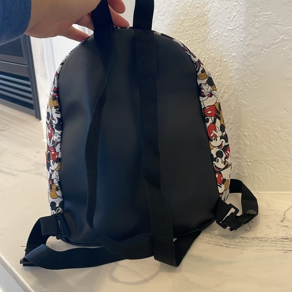 patagonia day backpack Refugio Pack 26L Onyx Anti Theft Backpack NF0A8BSH even when the pack Color:Only Earth: Classic Tan